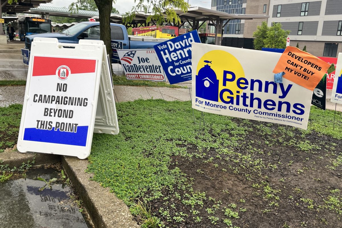 2024 primary election signs
