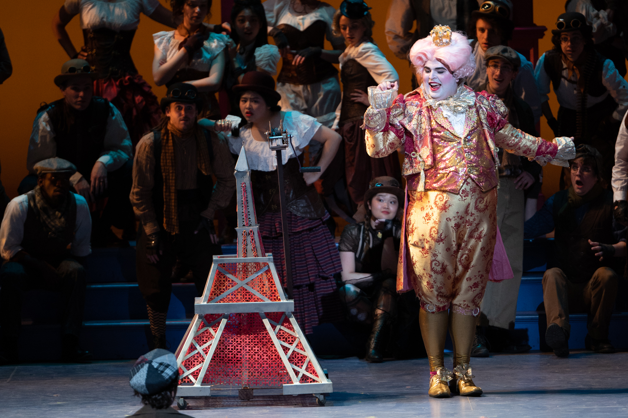 Tenor Jonathan Elmore as King Ouf