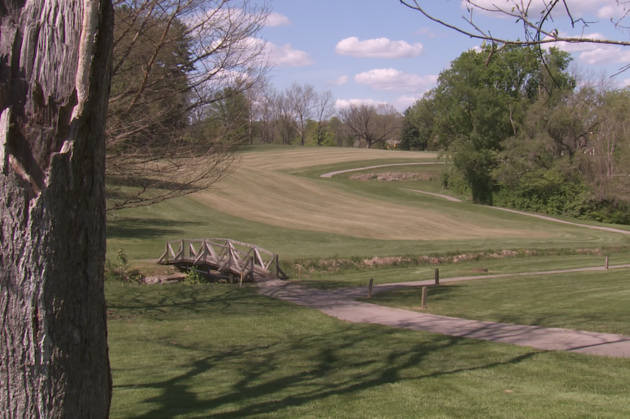 A photo of the first hole fairway at Cascades Golf Course.