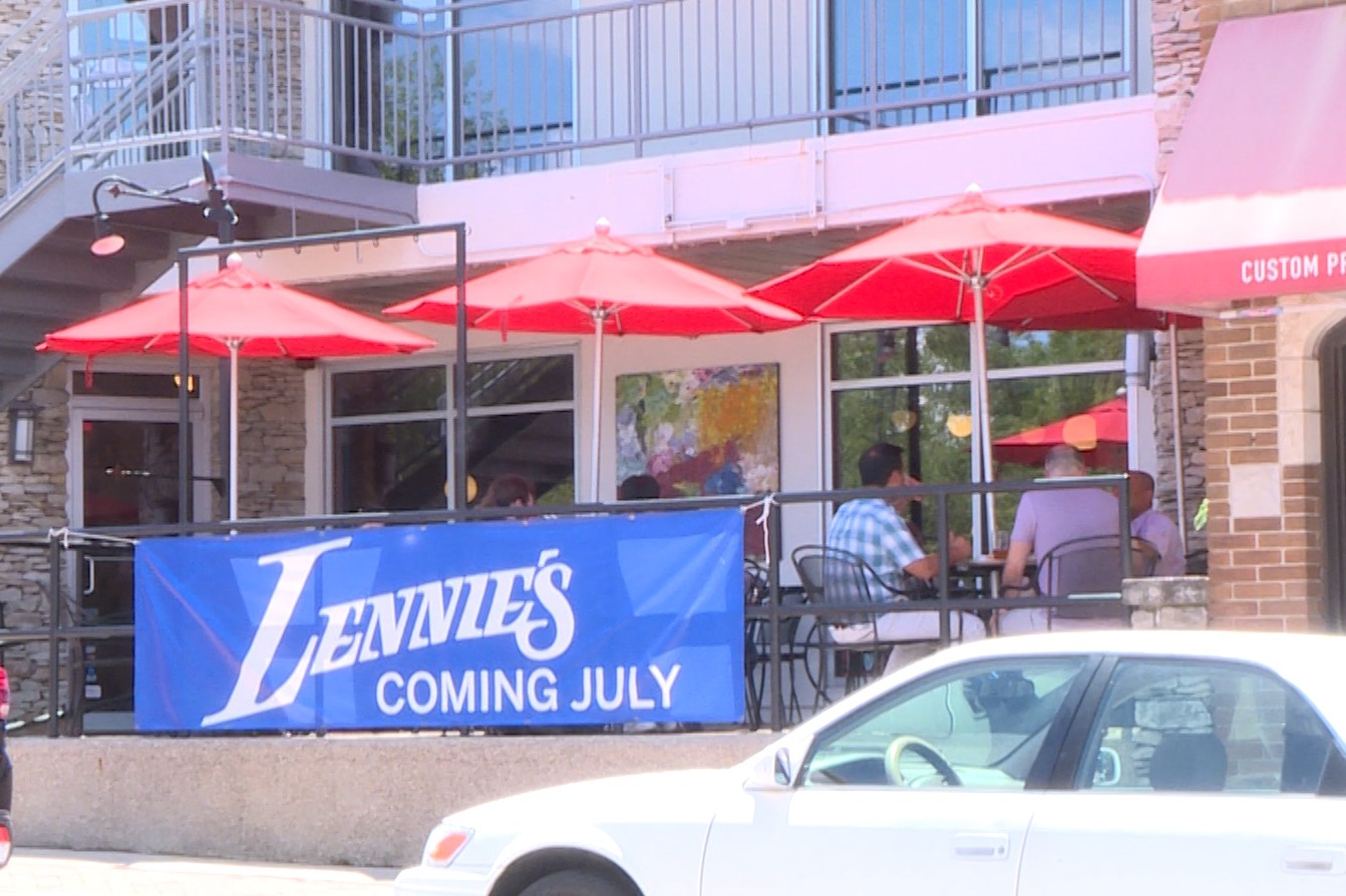 The outside of the new Lennie's location. 