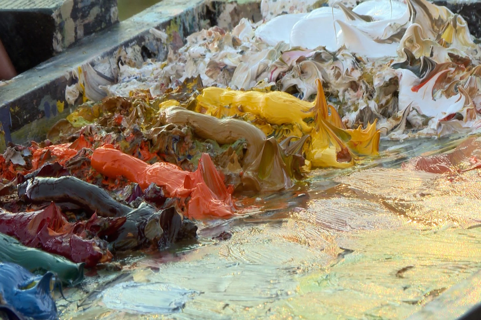 A close-up of the oil paints in Vining's travel studio