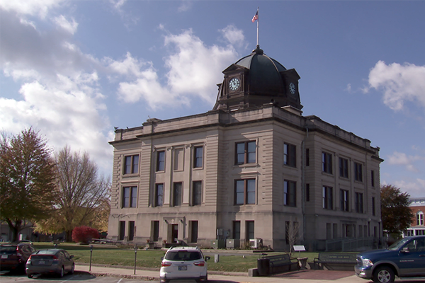 Spencer Courthouse Fall