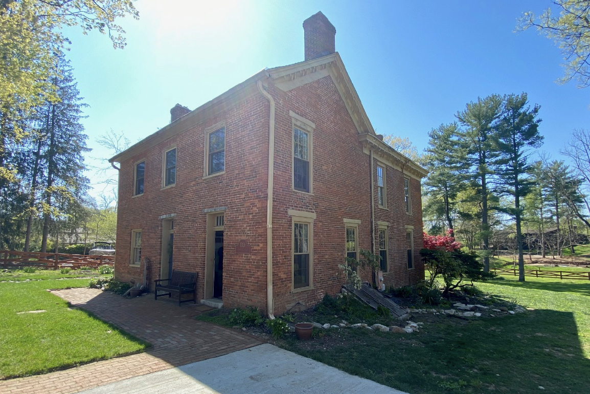 Thomas Smith House- side view