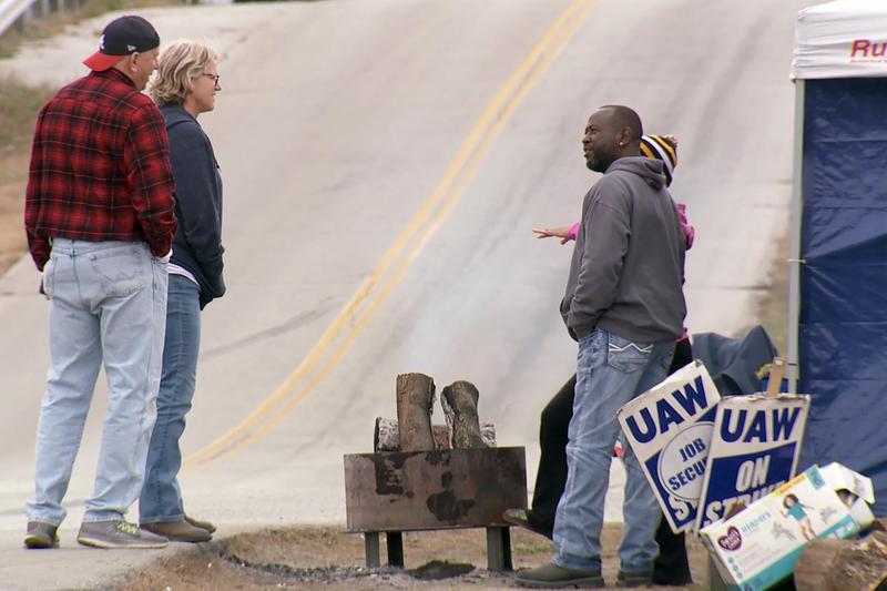UAW members strike 
