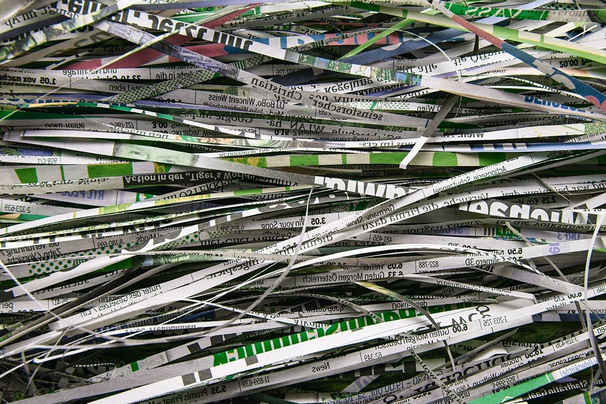 Close up stack of scrap paper (nata_zhekova/Adobe Stock)