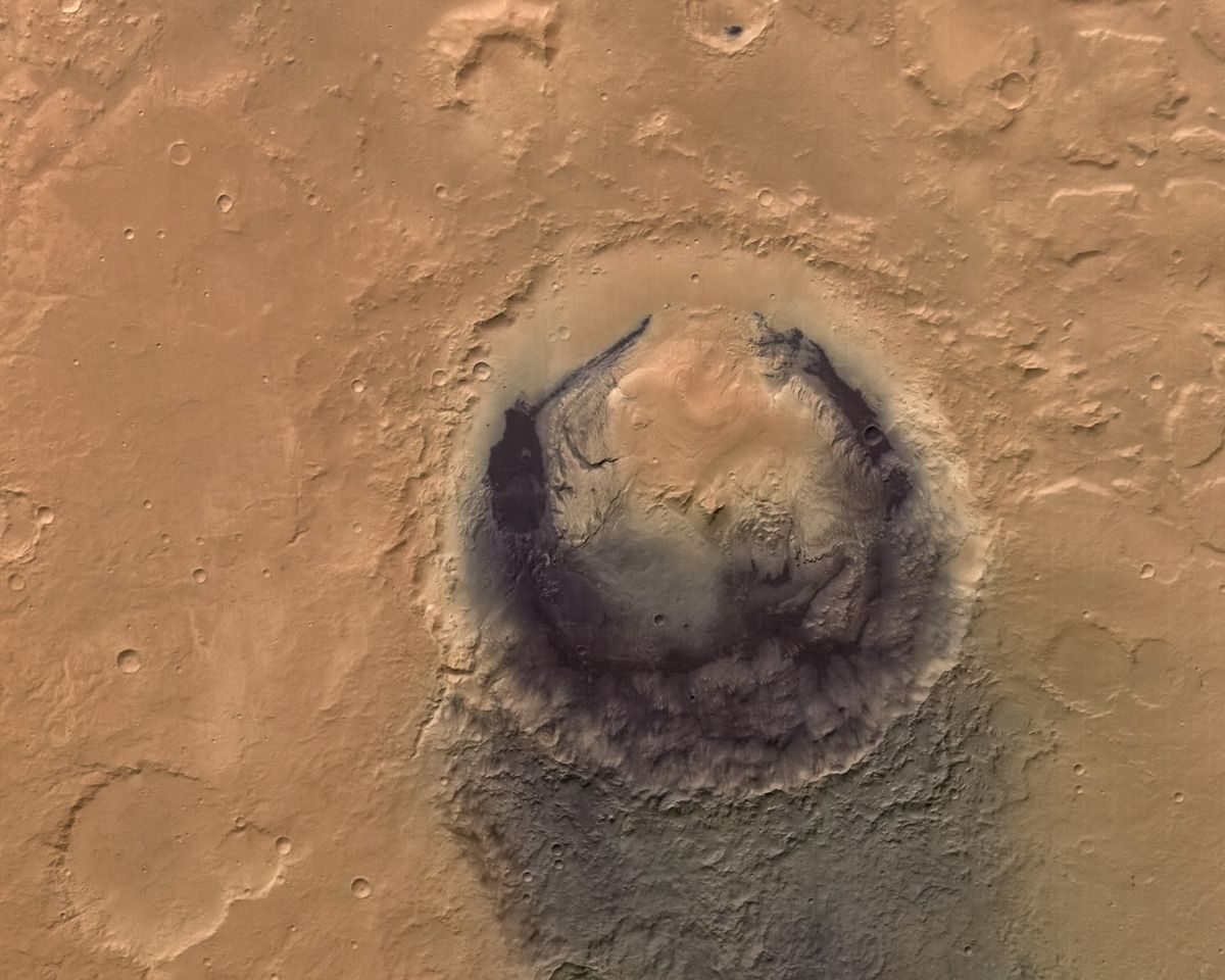 An overhead shot of the Gale Crater on the surface of Mars