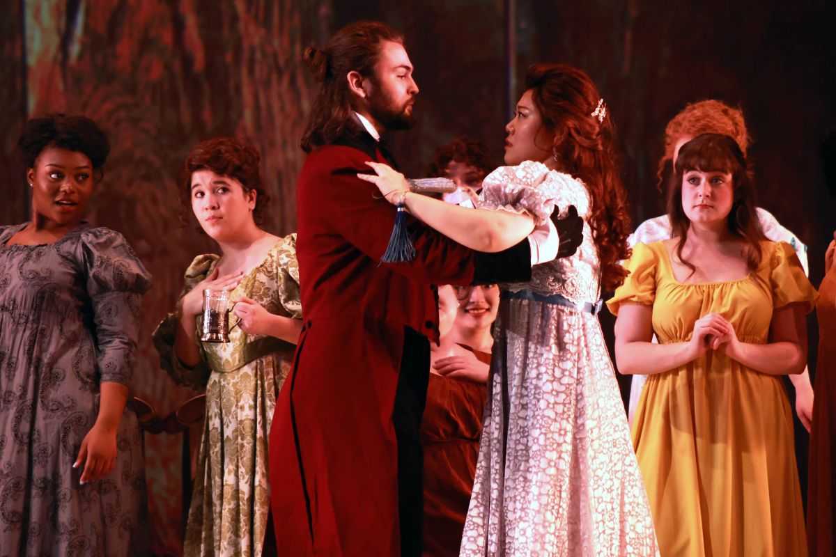 Baritone David Drettwan (Onegin) and soprano SeonYoung Park (Tatiana)