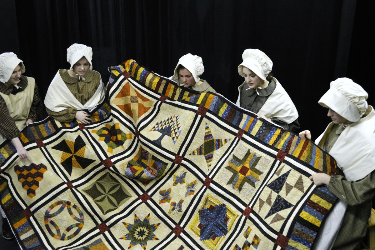 quilters19-photo-cropped-lucia-davila.jpg