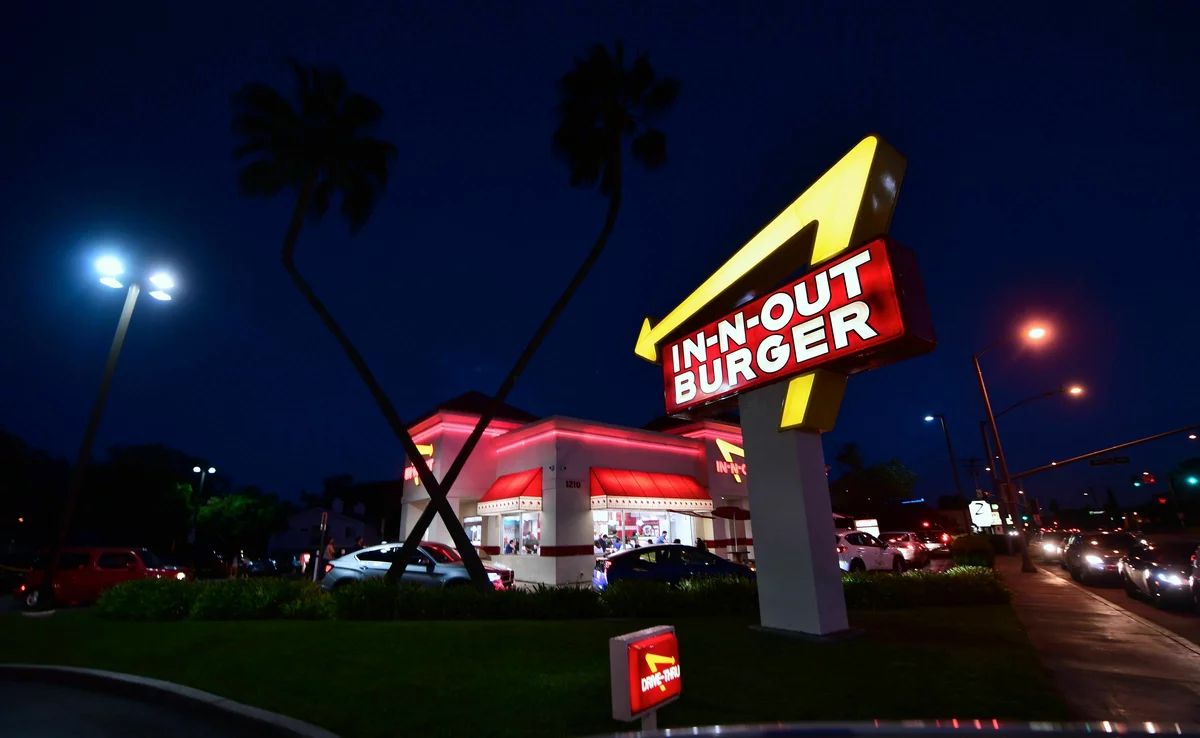 An IN-N-OUT Burger franchise restaurant