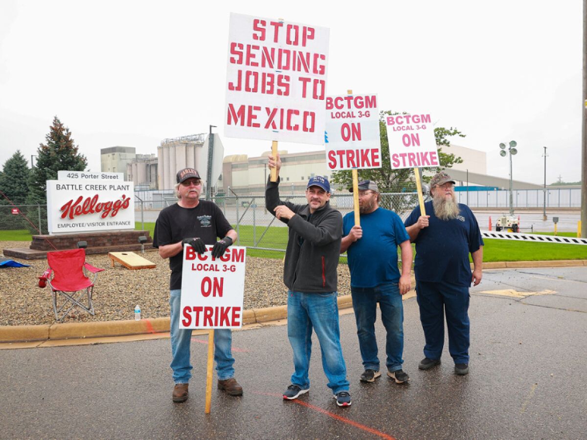 Kellogg workers protesting