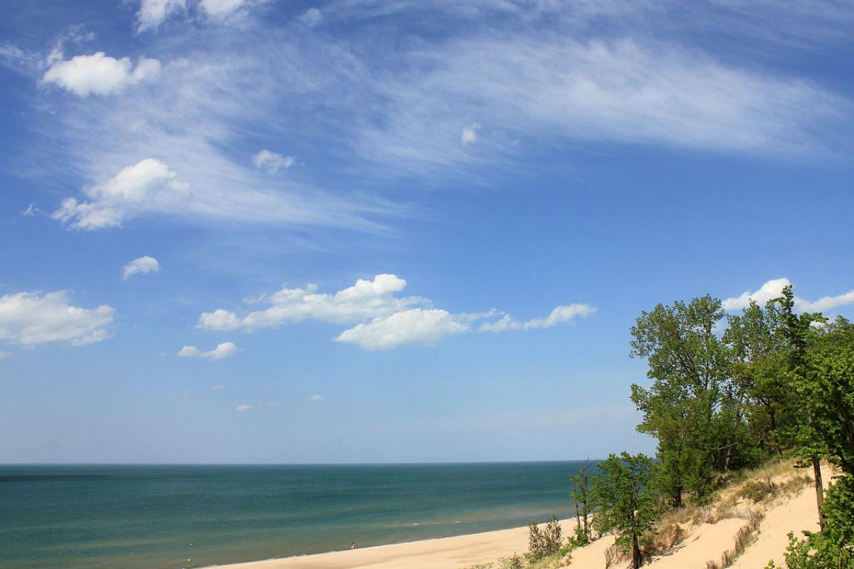 1200px-gfp-indiana-dunes-national-lakeshore-lake-and-sky.jpg