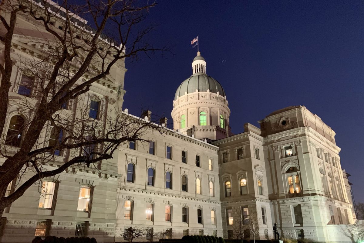 Indiana Statehouse at night