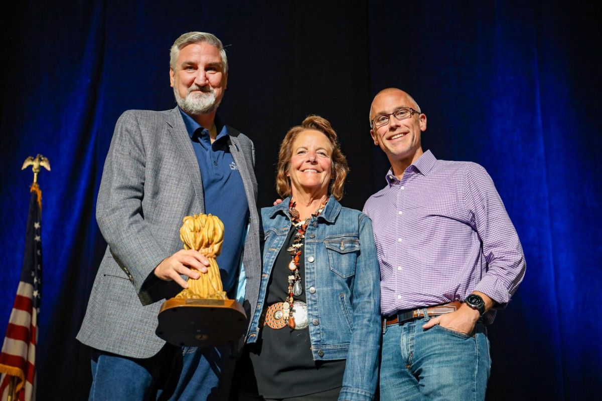 holcomb with award at state fair