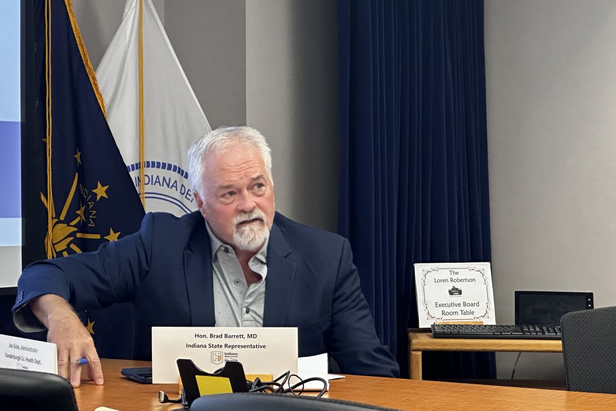 Representative Brad Barrett speaks at an Indiana Health Workforce Council meeting.