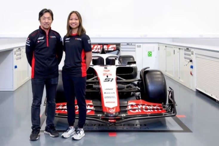 Chambers alongside new Haas Team Principal Ayao Komatsu