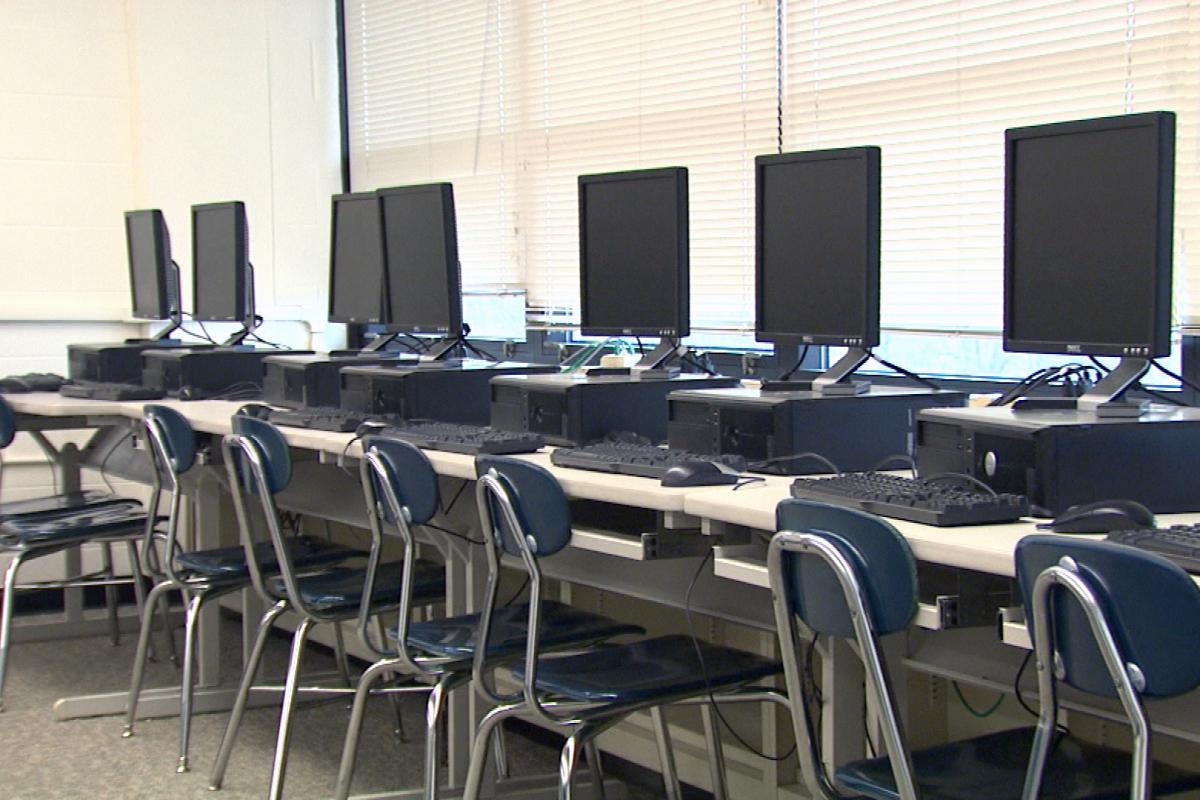 computer-classroom-empty.jpg