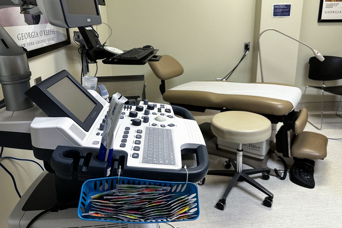 Hospital exam room with some equipment