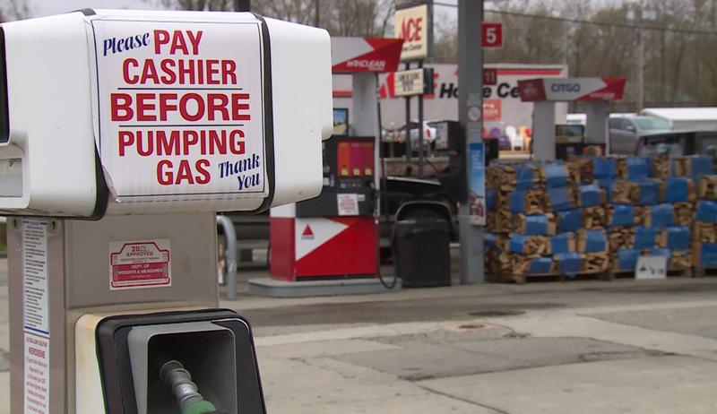 A trade group of gas station owners and a company that cleans up leaking gas tanks expressed support for the bill. 
