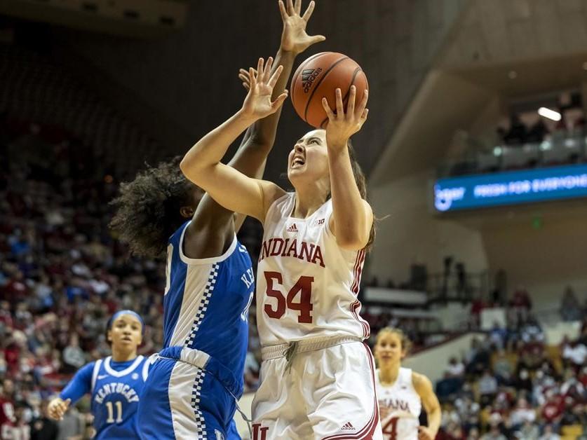 Indiana's Mackenzie Holmes drives to the basket against Kentucky.