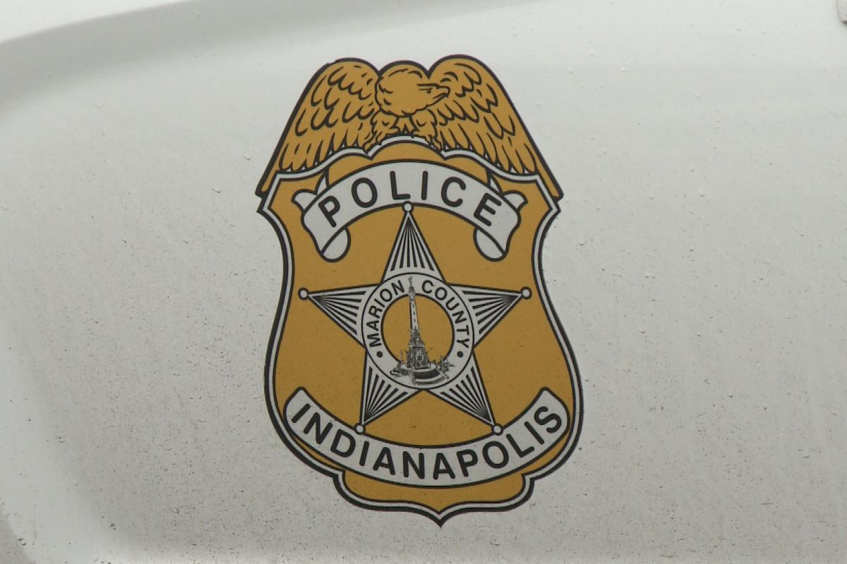 IMPD-shield-logo-on-car-close-up.jpg