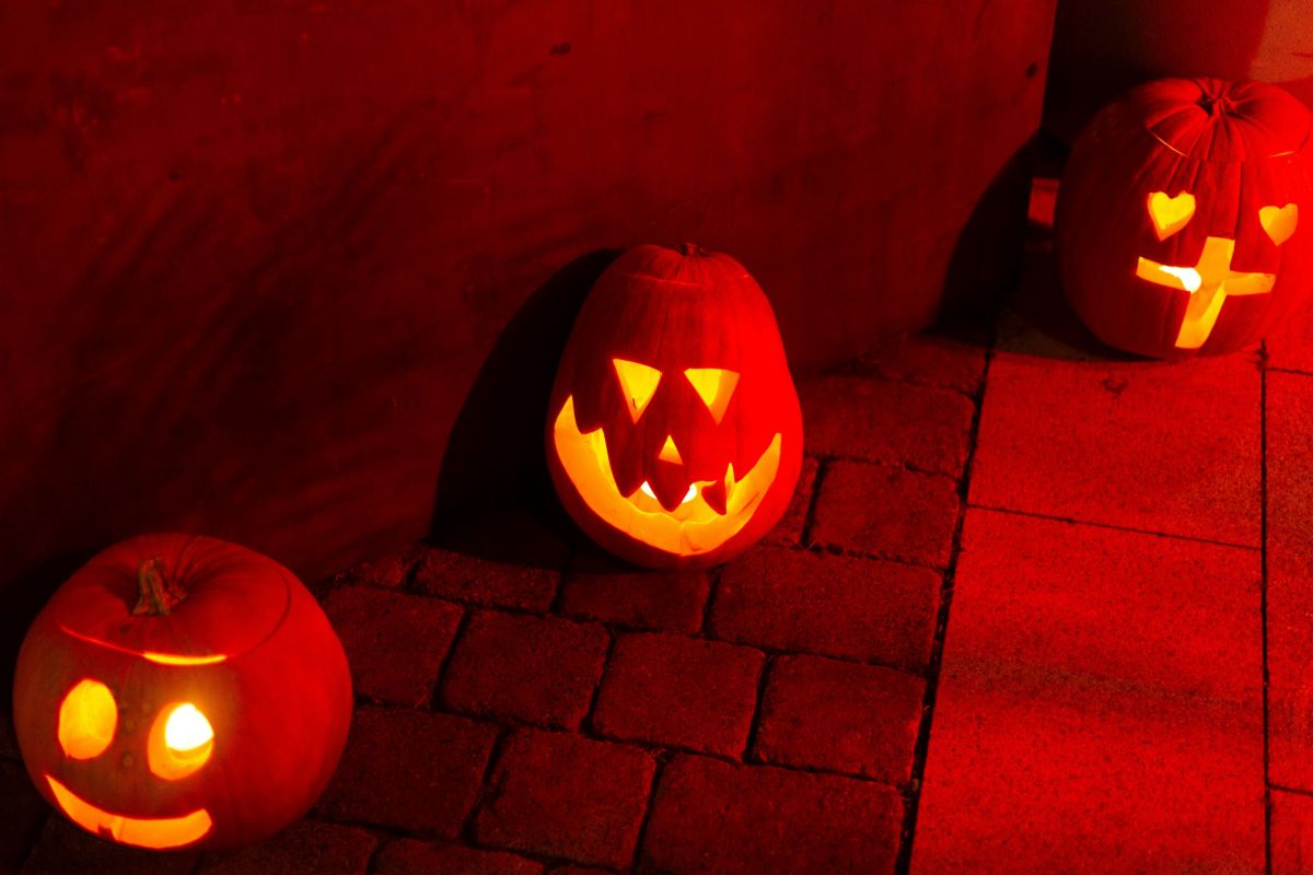 jack o lanterns, carved pumpkins, halloween