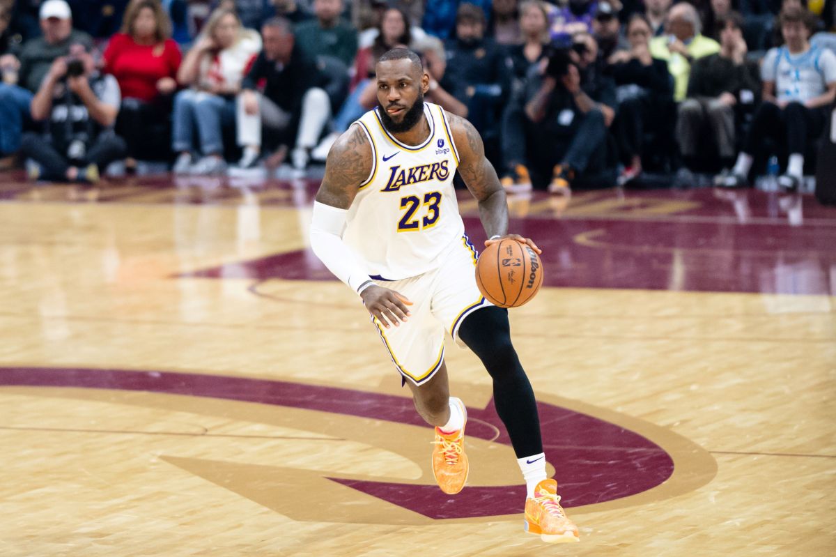 Lebron James during a Cleveland Cavaliers vs Los Angeles Lakers game on 25 November 2023