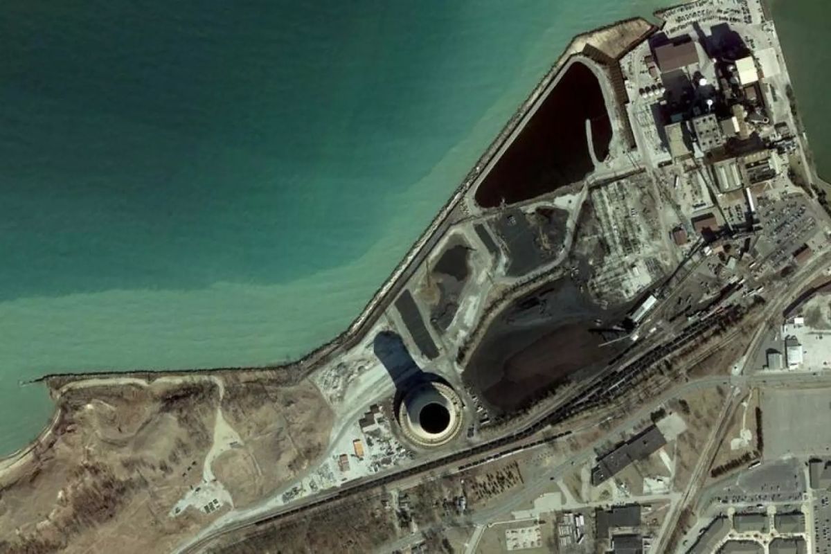An aerial view of NIPSCO's Michigan City coal plant.