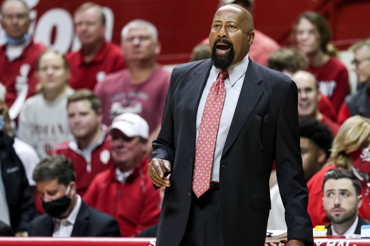 Indiana coach Mike Woodson shouts instructions from the bench