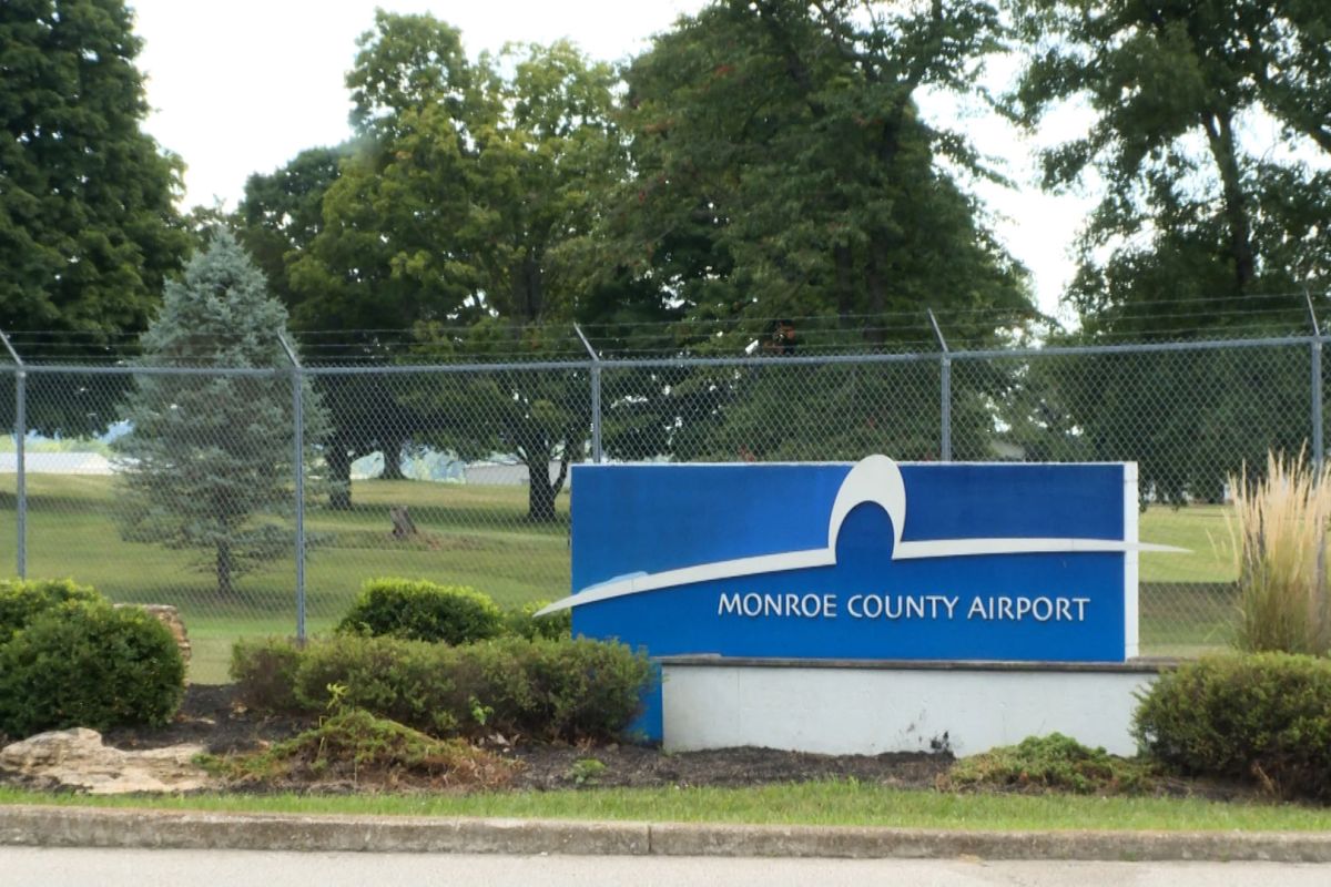 Monroe County Airport sign
