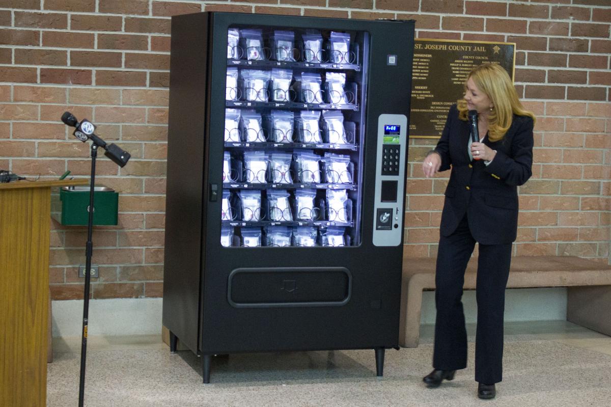 narcan vending machine 
