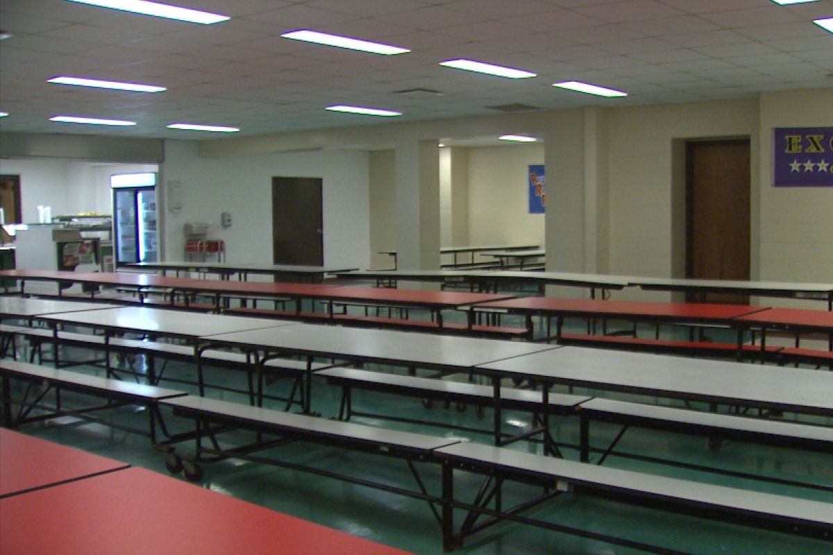 school-cafeteria-empty.jpg