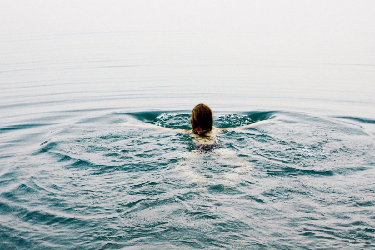 Swimming in lake