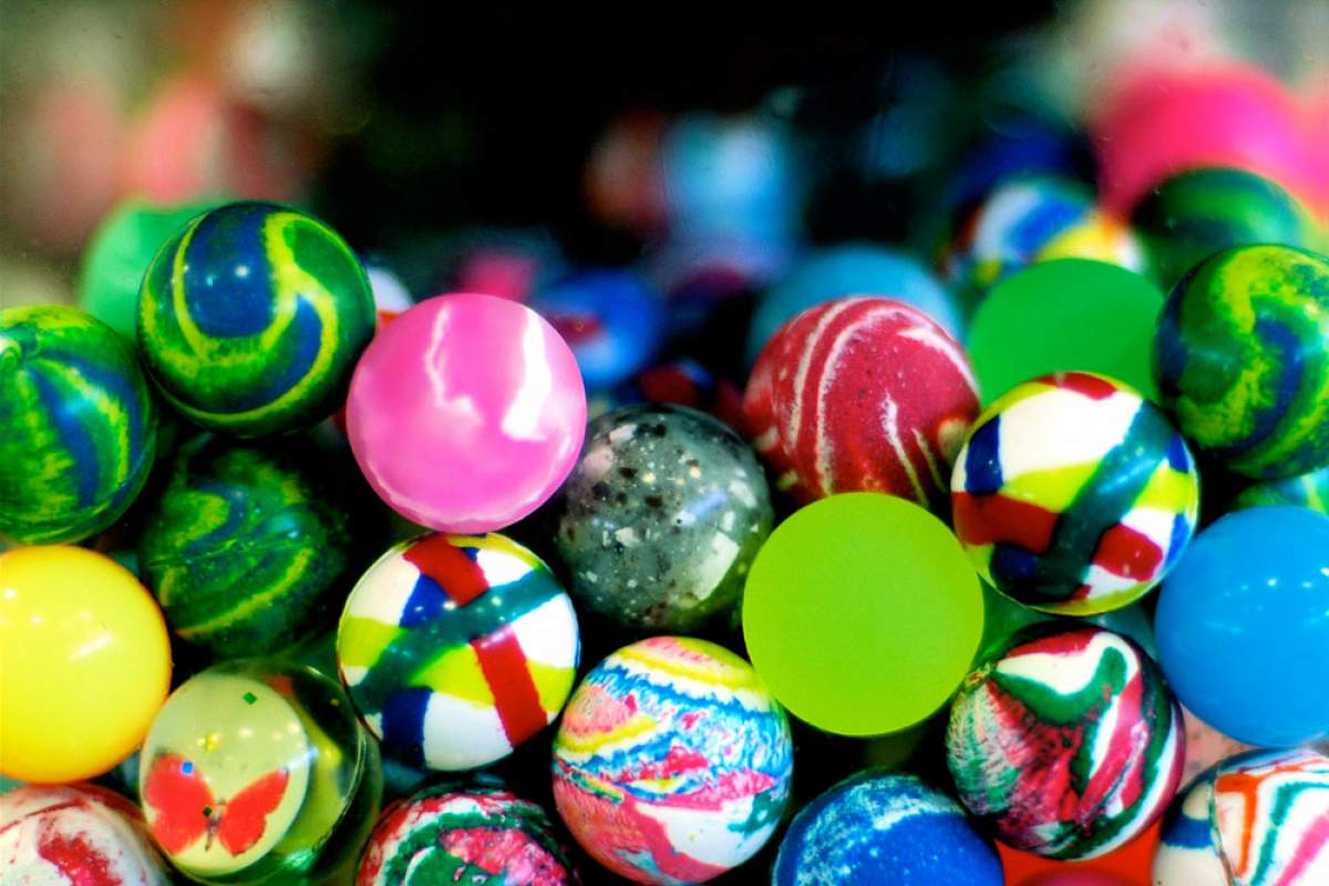 different color bouncy balls