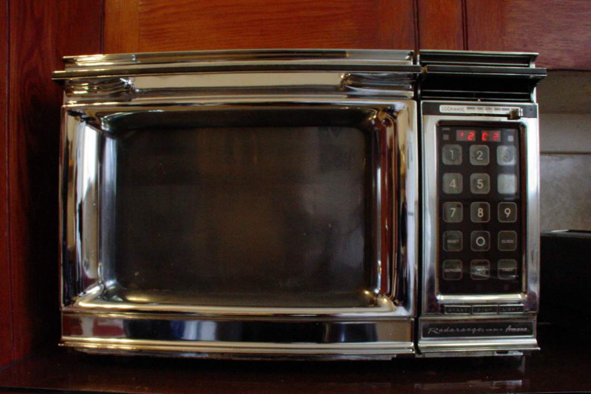 retro microwave oven