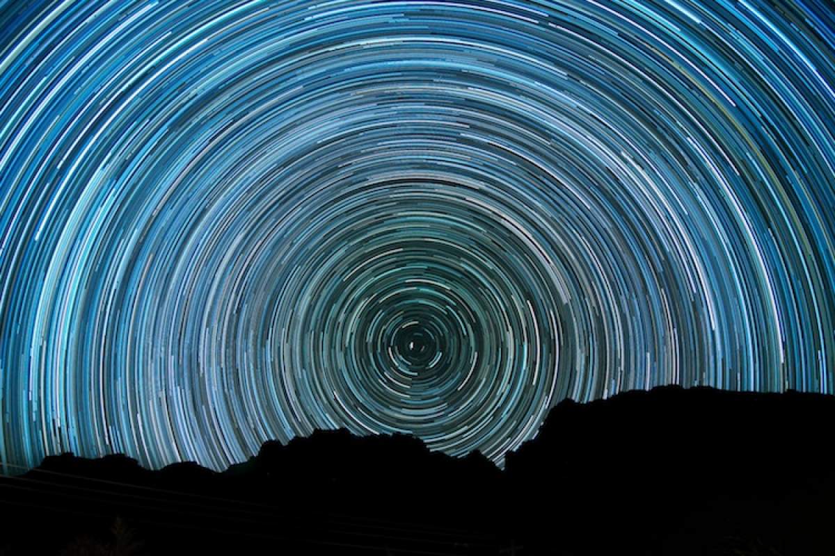 Time-lapse image showing a stationary North Star