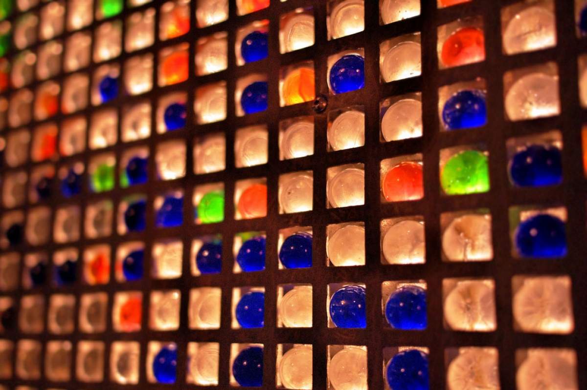 display of colored marbles on Rock'n'Roller Coaster