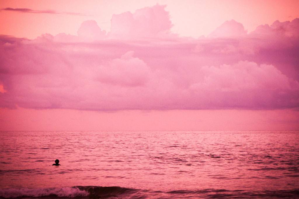 pink ocean, pink sky