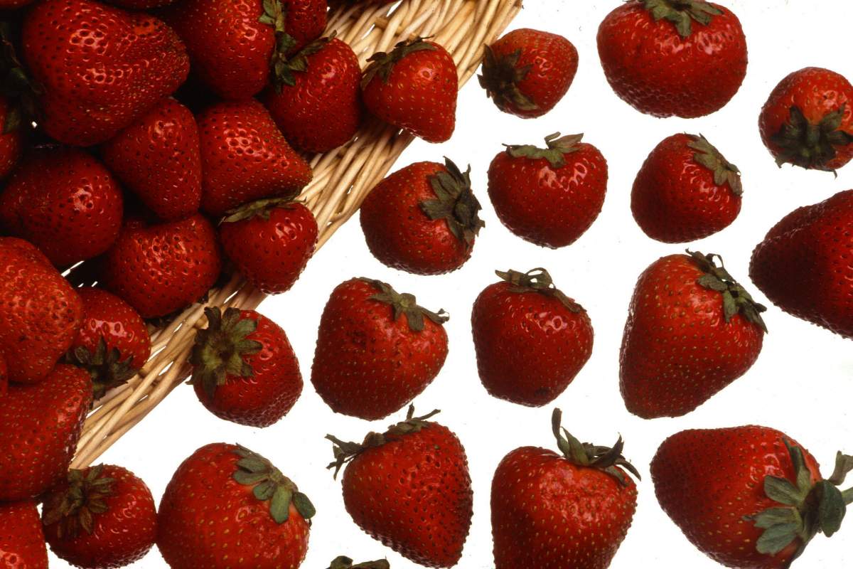 Strawberries are a complex carbohydrate. (Keith Weller, USDA/Flickr)