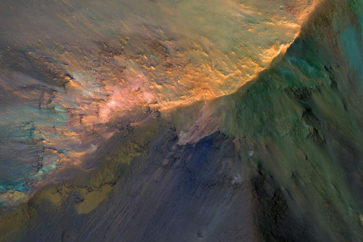A color enhanced version of the Juventae Chasma. (NASA Marshall Space Flight Center, Flickr)