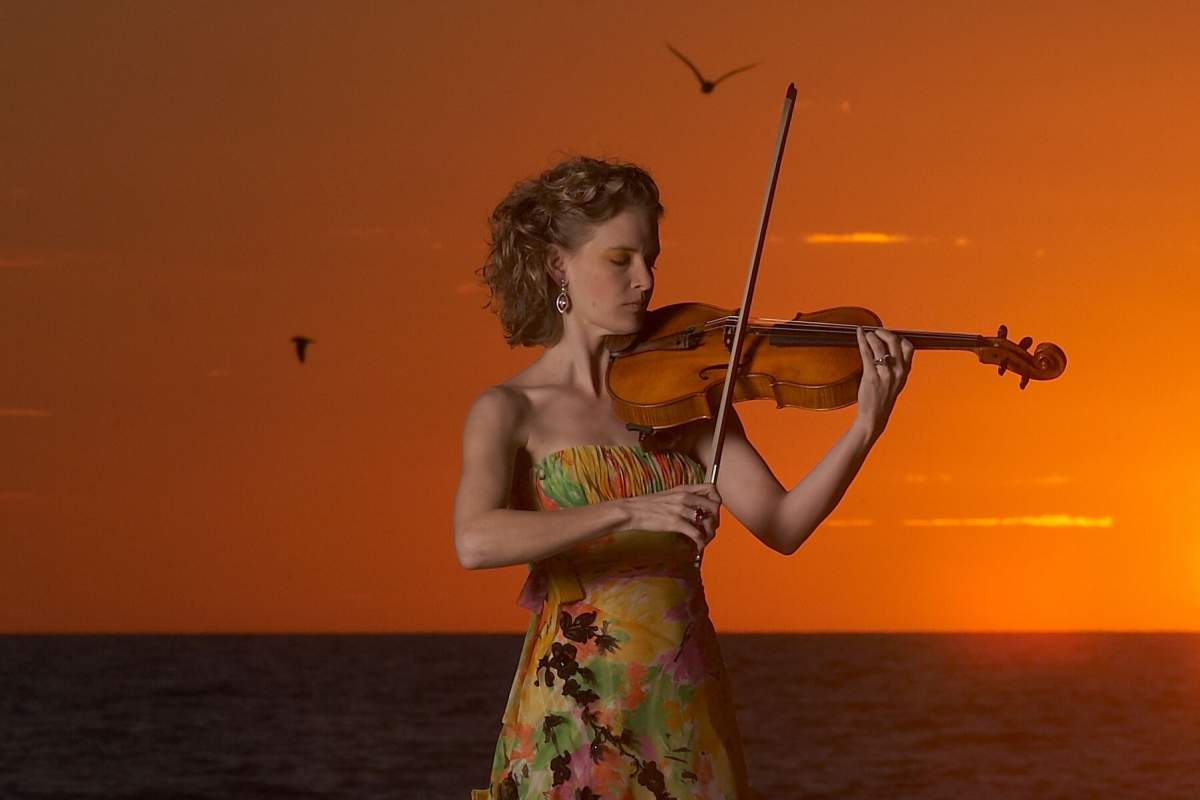 woman playing viola