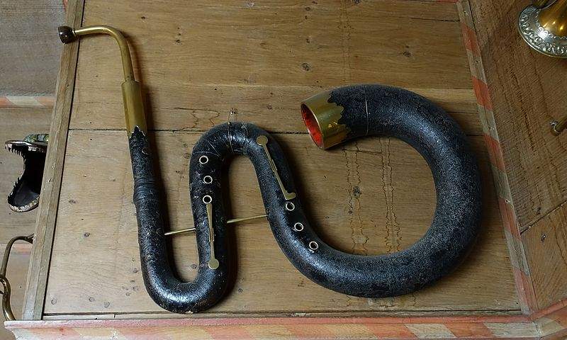 A photograph of the musical instrument known as a "serpent."