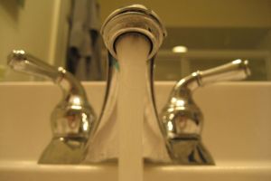 1280px-my_faucet_333383989.jpg