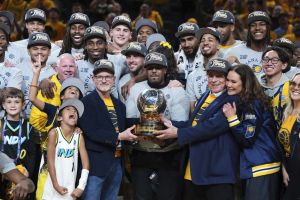 AP OK - The Indiana Pacers team celebrates after winning Game 6 of the Eastern Conference finals of the NBA basketball playoffs against the New York Knicks in Indianapolis, Saturday, May 31, 2025. - Michael Conroy / AP Photo