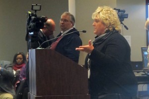 IDOE Director of eLearning Candice Dodson speaks before the State Board of Education. 